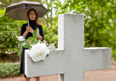 “Orar por los fieles difuntos: un acto de amor más allá de la muerte”