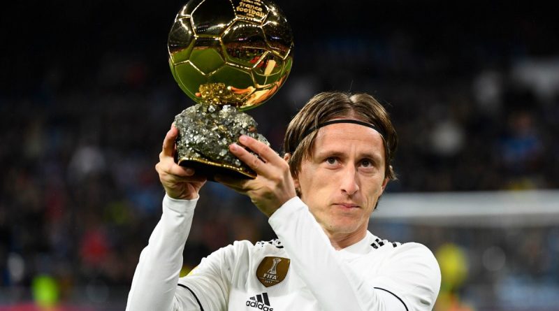 Más allá de la cancha, 5 famosos futbolistas que han compartido su fe católica al mundo